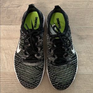Nike Women’s Size 7.5 Air Zoom Fearless Flyknit